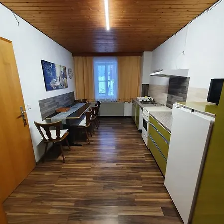Gaestehaus Weisses Lamm - Monteurzimmer Värdshus Nordhalben
