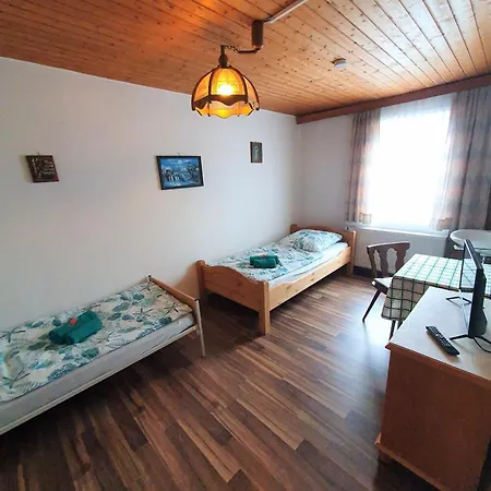 Gaestehaus Weisses Lamm - Monteurzimmer イン *