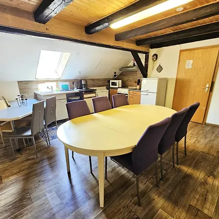 Gaestehaus Weisses Lamm - Monteurzimmer 宾馆