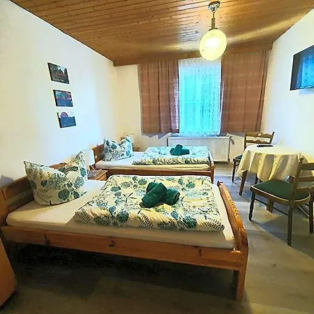 Πανδοχείο Gaestehaus Weisses Lamm - Monteurzimmer Nordhalben