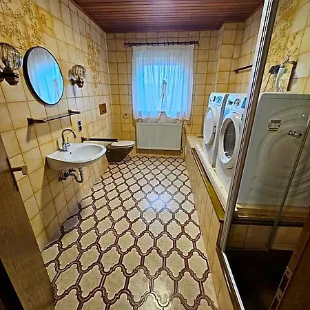 Värdshus Gaestehaus Weisses Lamm - Monteurzimmer
