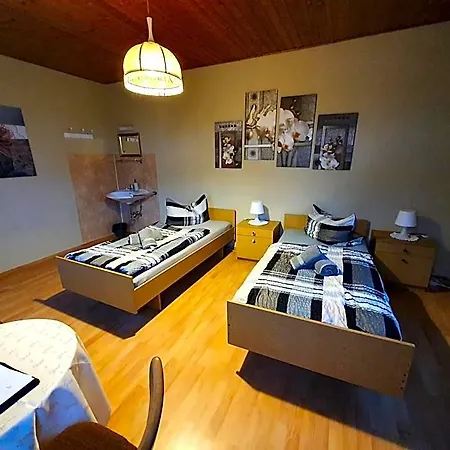 Πανδοχείο Gaestehaus Weisses Lamm - Monteurzimmer Nordhalben